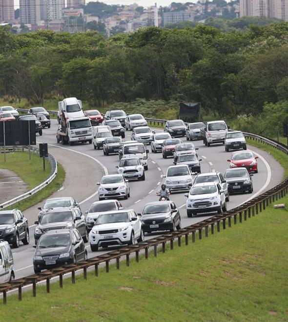 Acidente provoca congestionamento de 8 Km (Divulgação)
