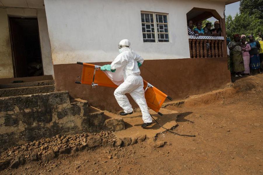 No dia 12 de junho, o último paciente diagnosticado com ebola na província de Équateur recebeu alta médica e foi liberado após ser submetido a dois exames (Martine Perret/ UN)