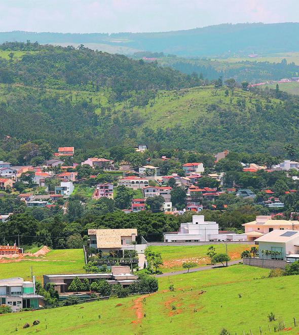 Vista de um dos condomínios de Sousas, localizado dentro da APA-Campinas: secretário da Habitação diz ser possível fazer a ocupação de forma adequada e harmoniosa ao ecossistema (Leandro Ferreira)