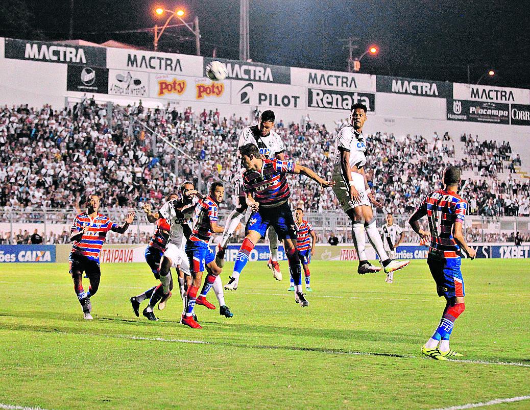 Ponte Preta vem de boa vitória sobre o Fortaleza e agora tenta manter a boa fase contra o São Bento (Cedoc/RAC)
