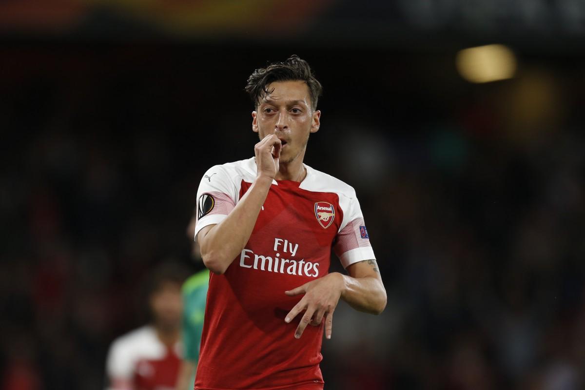 Ozil foi um dos destaques do Arsenal na goleada por 4 a 2 em Londres (AFP)