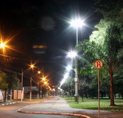 A meta é trocar todas as lâmpadas da cidade (de vapor de sódio), pela tecnologia LED, até o final de 2020 (Divulgação)
