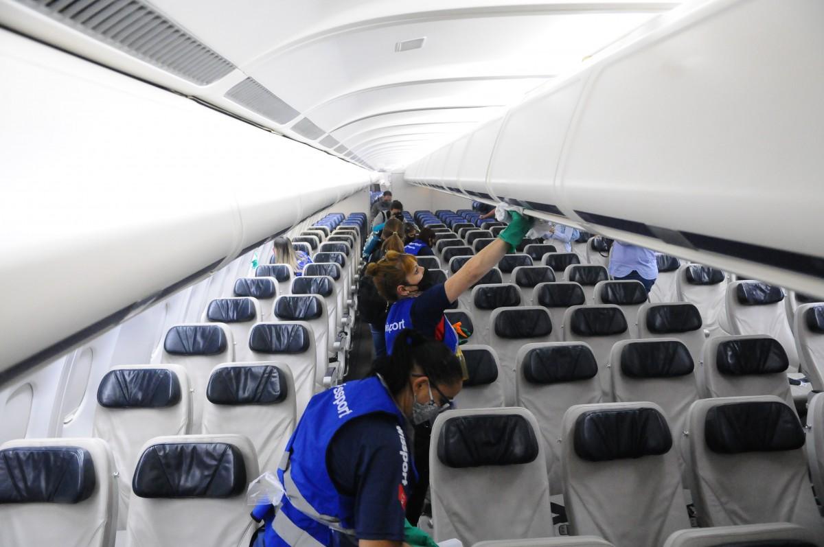 A Azul linhas aéreas reforça a limpeza de suas aeronaves (Wagner Souza/AAN)