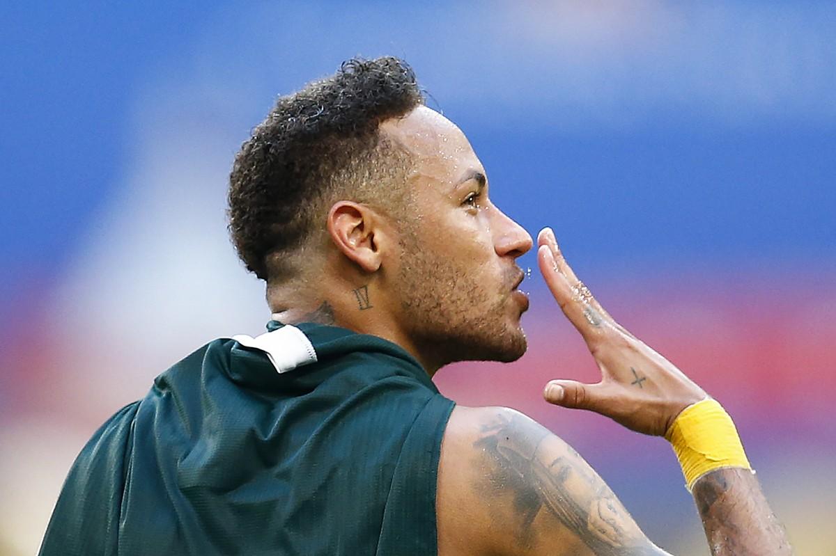 Neymar minimiza críticas ao seu estilo e alfineta: 'É para tentar me minar' (AFP)