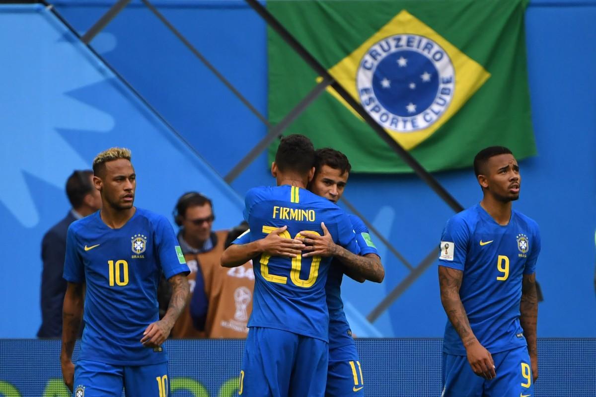 Seleção Brasileira martela por 90 minutos, mas faz dois gols nos acréscimos e encaminha classificação às oitavas (AFP)