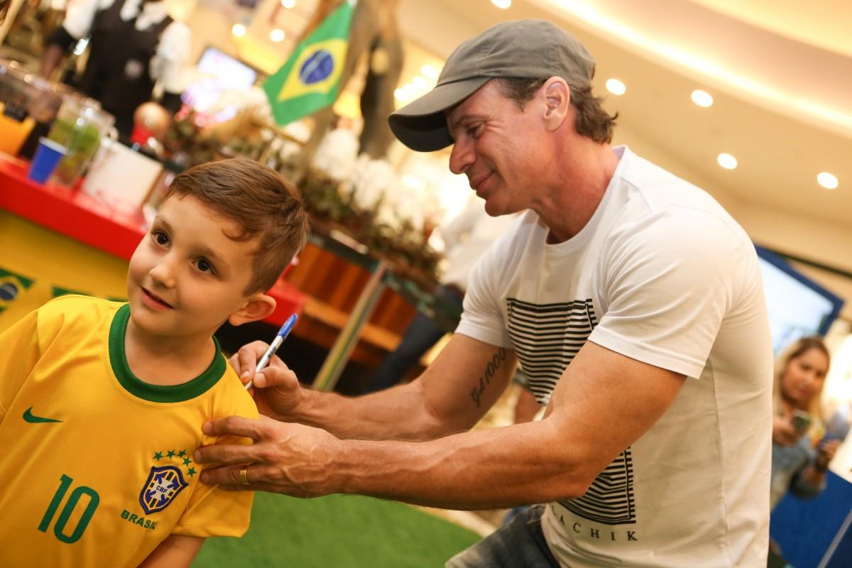 Túlio Maravilha fez a alegria de compareceu à Arena Panini na noite da última quarta-feira, no Parque D. Pedro Shopping (Tatiana Ferro/Divulgação)