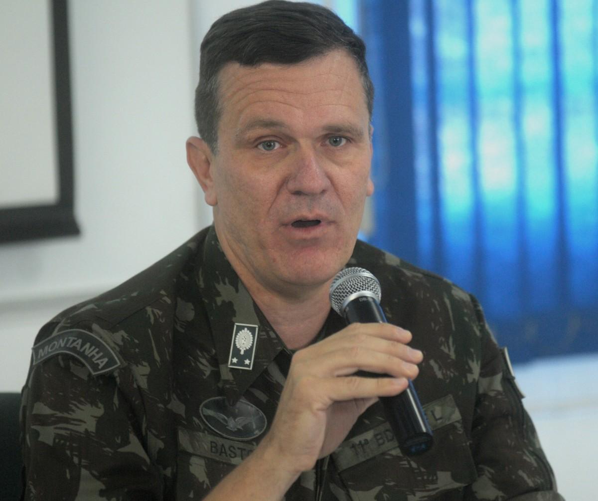 General Luis Cláudio de Mattos Basto: treinamento para missão urbana (Matheus Pereira)