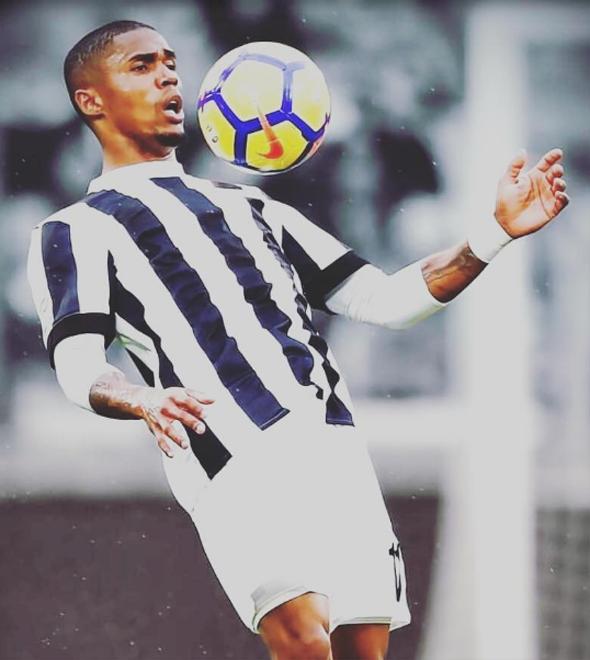    (Instagram/Douglascosta)
