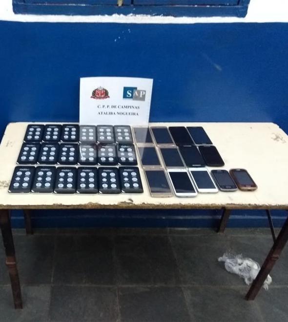 Professora é detida com 31 celulares no CPP (Divulgação)