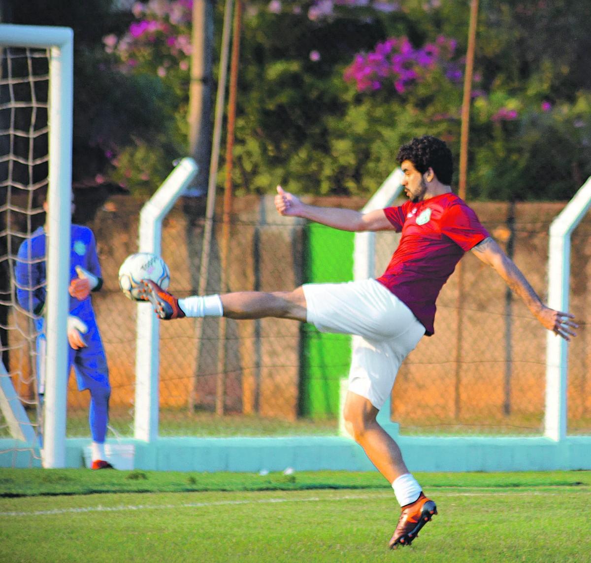Bruno Mendes será uma das novidades do Guarani para a partida que começa às 20h30 contra o vice-líder da Série B: expectativa de bom público (Guarani Press)