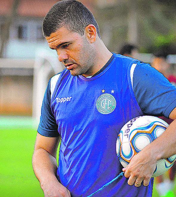 Umberto vai mandar a campo a 9ª formação diferente em nove jogos (Guarani Press)
