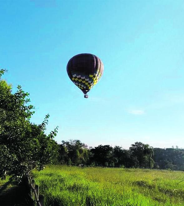 O balonismo dá seus primeiros passos na região como mais uma opção para quem quer pegar a estrada e curtir o clima interiorano: aventura (Rafael Barbieri/Divulgação)