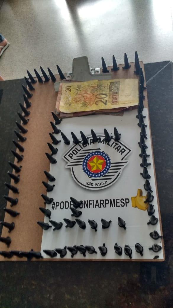 Dupla é presa em flagrante por tráfico de drogas em Santa Bárbara D'Oeste (Polícia Militar)