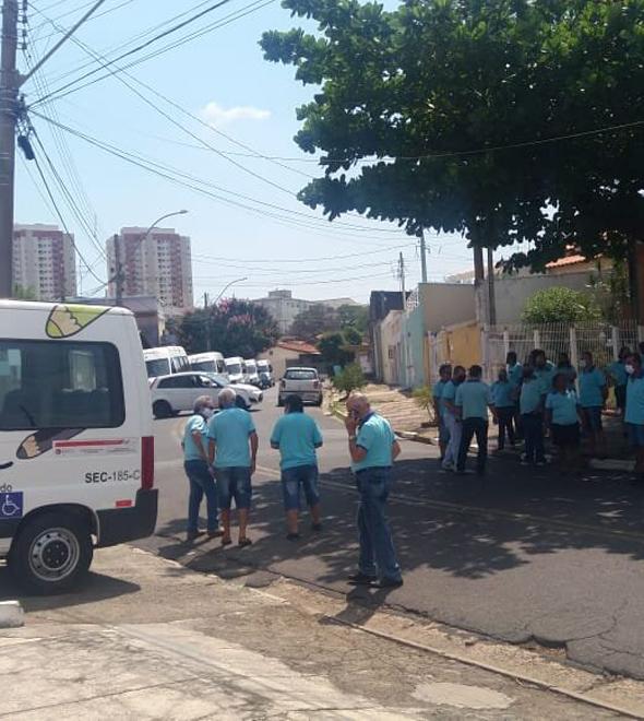 Protesto dos motoristas de van, na Vila Marieta, em Campinas (Wagner Souza/AAN)