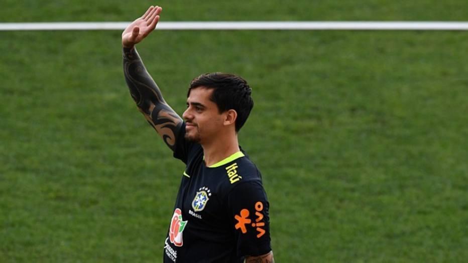 Lateral-direito da Seleção Brasileira deve treinar com bola na terça-feira (Agência Estado)
