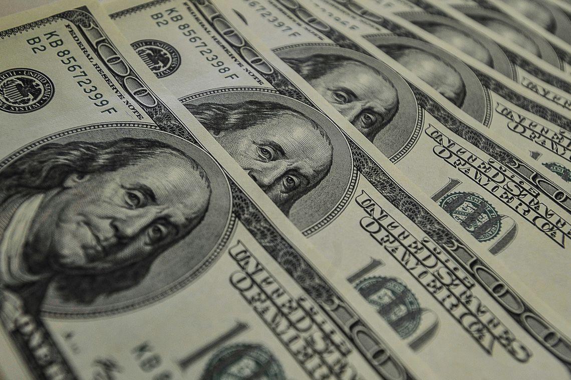 Dólar à vista diminui alta, mas cautela persiste (Divulgação)