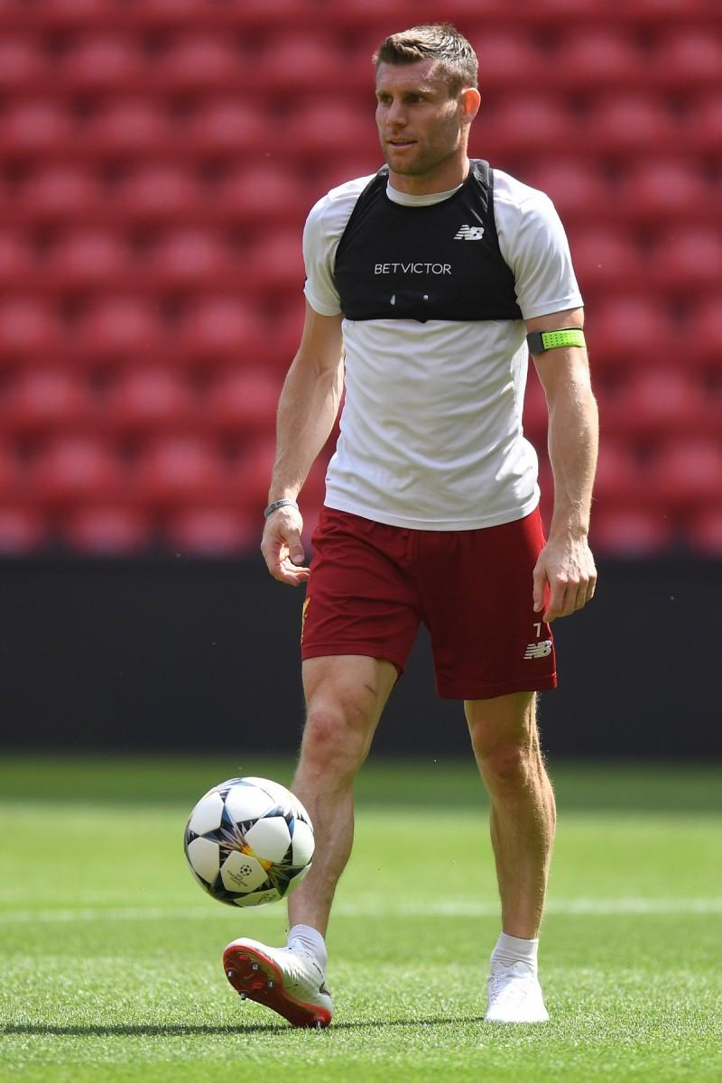 Milner tem presença garantida entre os titulares do Liverpool na decisão (AFP)