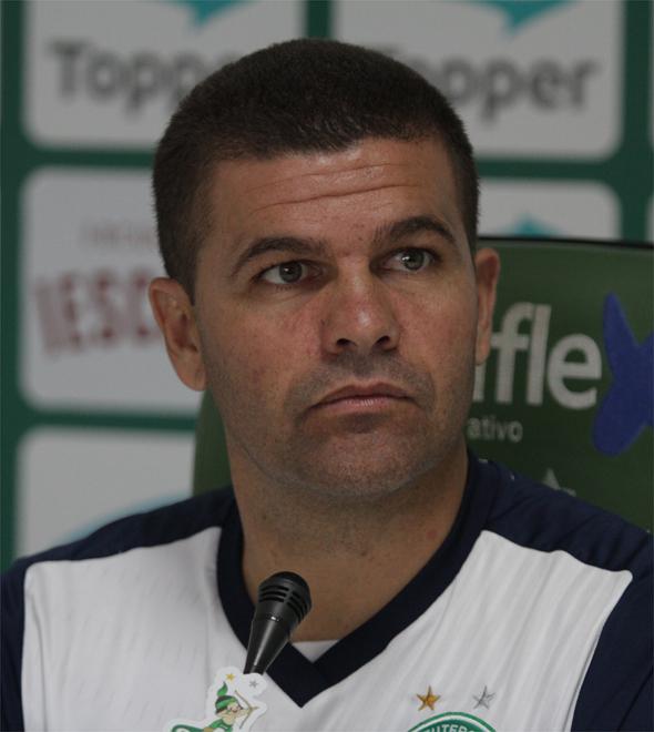 Umberto Louzer, técnico do Guarani (Thomaz Marostegan/Especial para AAN)