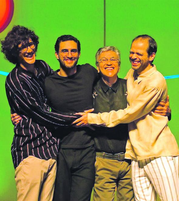 Caetano e os filhos: espetáculo intimista abre mão de músicos contratados e se transforma em um evento familiar, de resgate de valores e episódios inesquecíveis da história do clã  (Divulgação)