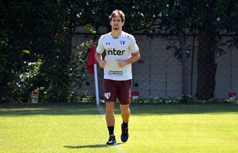 Fora da Copa do Mundo, zagueiro Rodrigo Caio terá de ser submetido a uma cirurgia no pé esquerdo. (Divulgação)