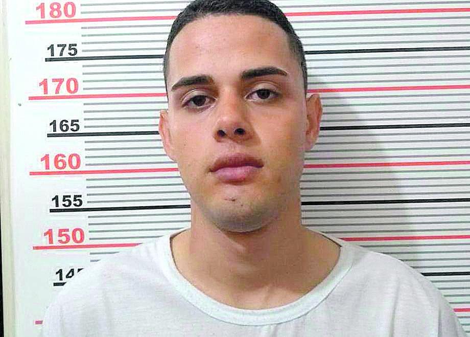 Maicon Patrick Gomes da Silva, de 19 anos, foi identificado na delegacia (Divulgação)