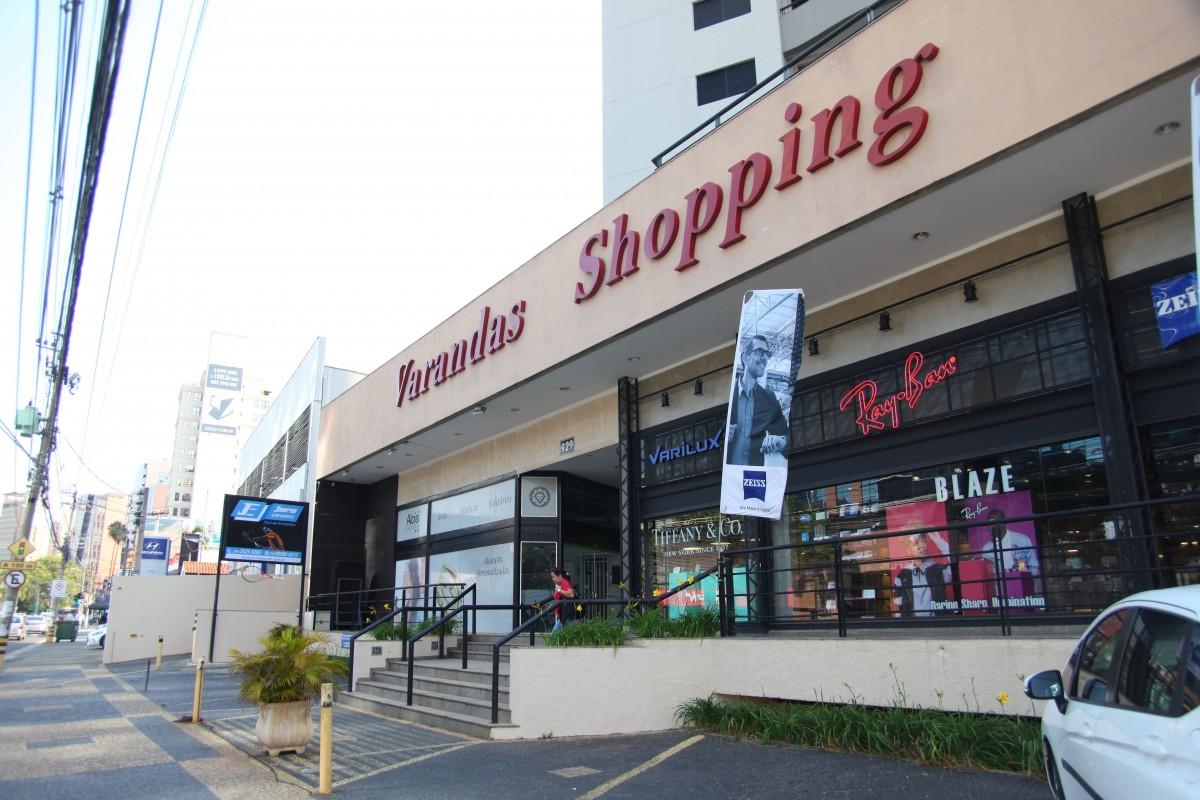 Com 25 lojas diferenciadas, o shopping costuma atrair pelo menos 3 mil pessoas mensalmente: diversidade facilita a vida do cliente (Leandro Torres)