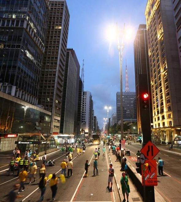 Paulista à noite vira 'passarela do álcool' (Divulgação)