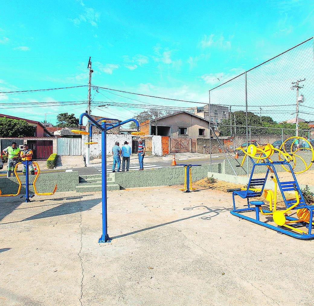 Local recebeu academia de ginástica, campo de futebol de areia, paisagismo, iluminação, calçada e grama (Fernanda Sunega/PMC)