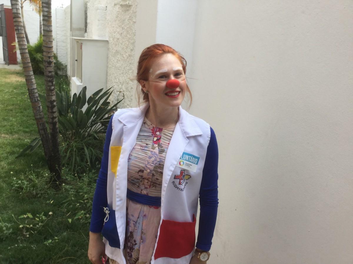 A voluntária Cristiane Tesche, de 28 anos, a palhaça Galocha Valente, também marcou presença na ação (Divulgação)