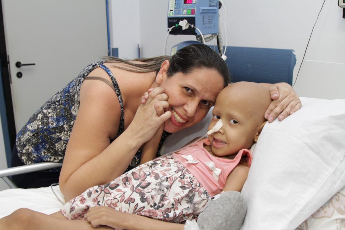 Vera Lúcia se tornou uma ?rocha? para amparar sua pequena Elisa (Thomaz Marostegan/AAN)