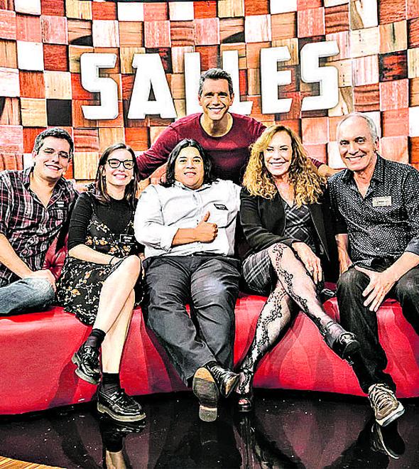 Arlete Salles vai com os filhos Alexandre e Gilberto e os netos Pedro e Joana (Divulgação)