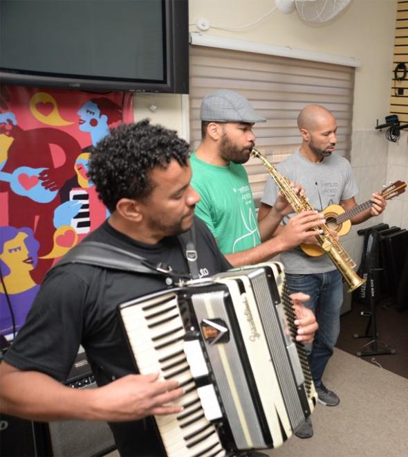 Anelo participa de seminário de música na Itália (Divulgação)