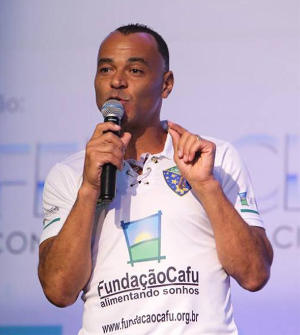 Evento recebeu o pentacampeão mundial Cafu, que contou suas histórias de superação (Sindi Clube)