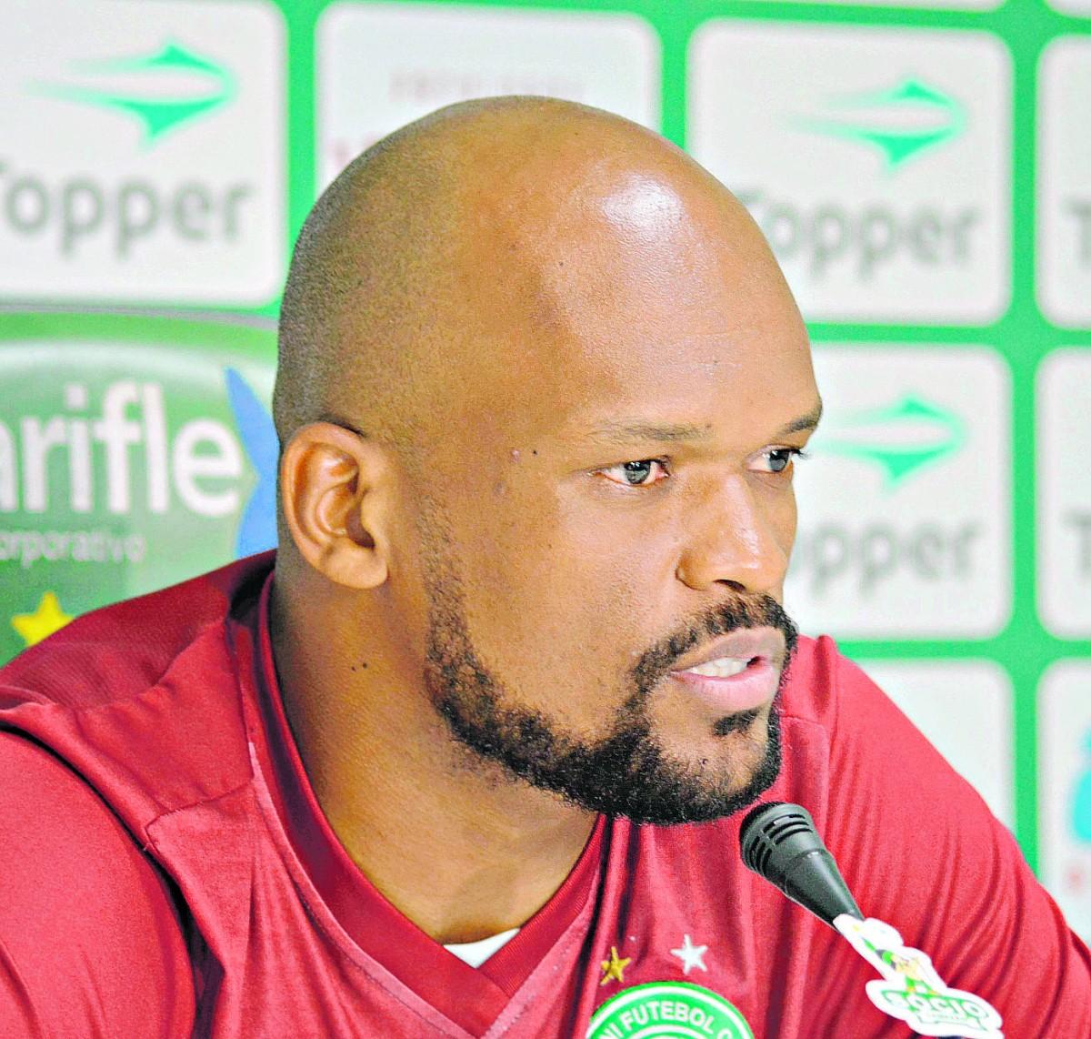 O zagueiro Edson Silva garante que o elenco conhece bem a divisão: "Quase todos os jogadores já disputaram Série B e sabem como é difícil" (Guarani Press/AAN)