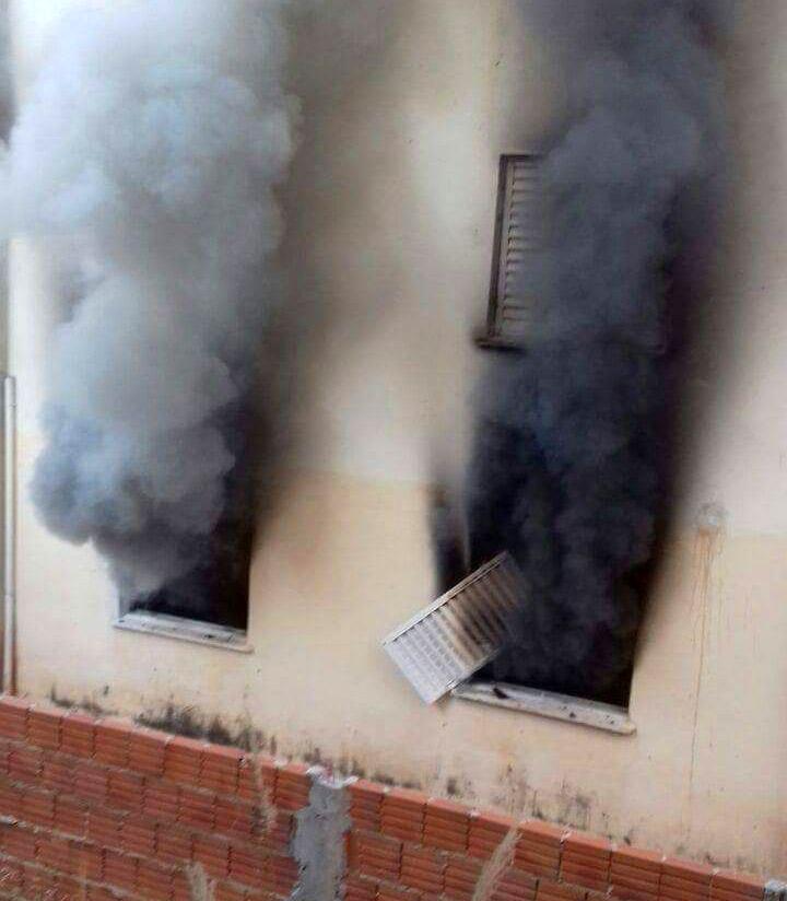Frente ao risco de desabamento da laje, foi necessário interditar os apartamentos 3, 4, 13, 14, 23, 24, 33, 34, 43 e 44 (Divulgação)