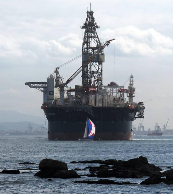 Plataforma de perfuração cilíndrica operada pela Sevan Drilling em Santos (Fabio Motta/EC)