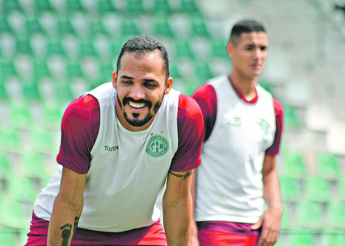 O atacante Anselmo Ramon é mais uma opção do Guarani no dérbi marcado para sábado, às 19h, no Brinco de Ouro: reclusa, equipe realizou mais um treino fechado na terça-feira (Guarani Press)