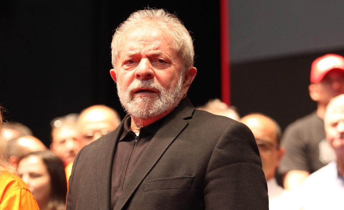 O advogado Cristiano Zanin Martins, que defende o petista, "reiterou", nesta quarta-feira, 25, "o pedido formulado no dia 20.04 (evento 66) (DOUG PATRÕCIO)