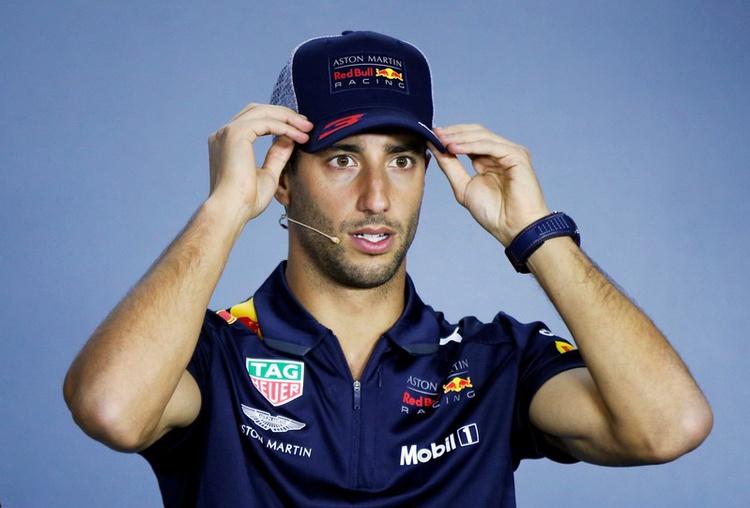 Piloto Daniel Ricciardo durante coletiva (AFP)