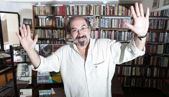 Carlos Pronzato é um cineasta, diretor teatral e poeta (Divulgação)