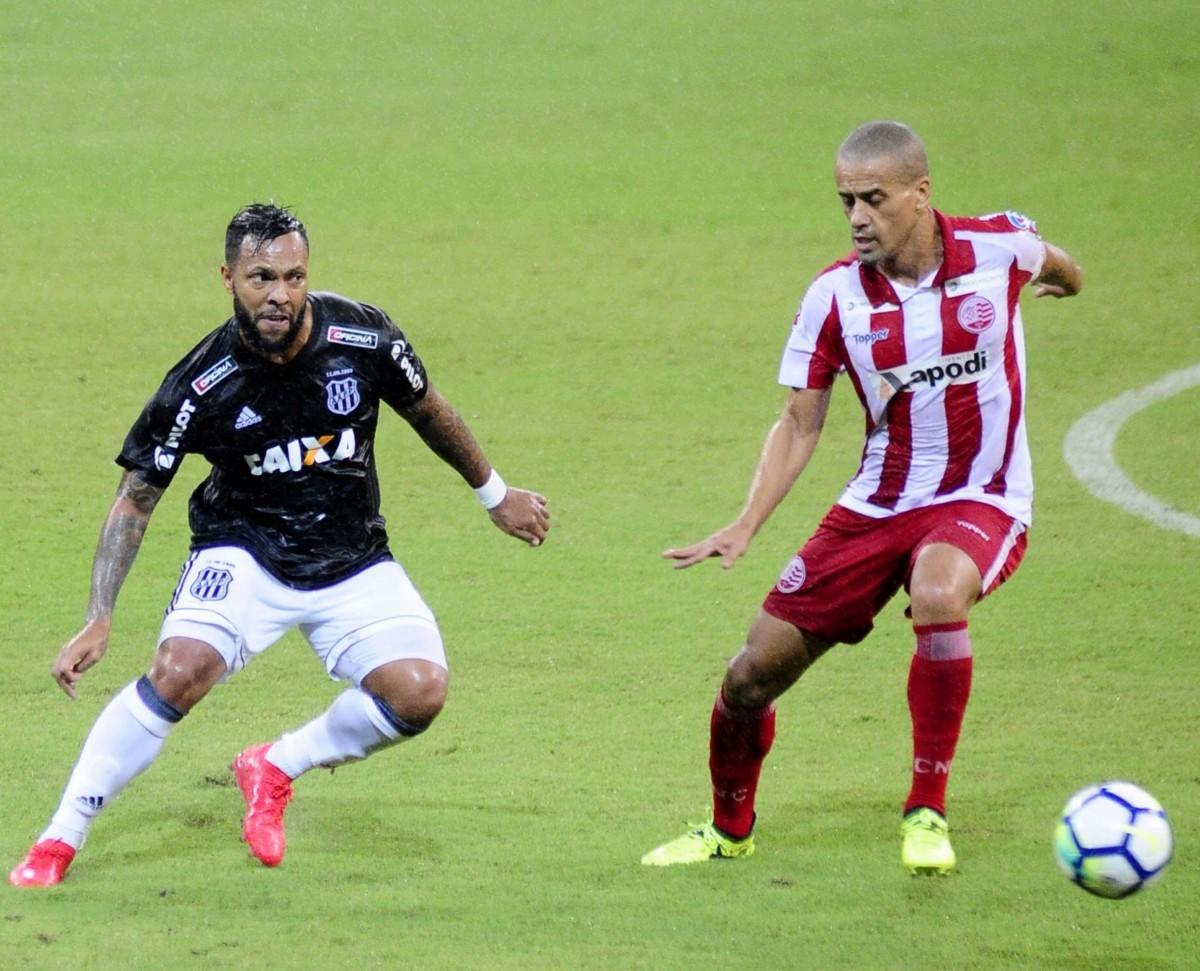 Dentro de campo, a Ponte eliminou o Náutico e avançou às oitavas (ADEMAR FILHO)