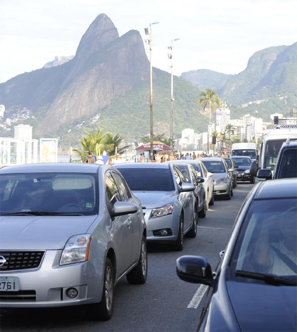 Dono de carro roubado recorre à internet (Divulgação)