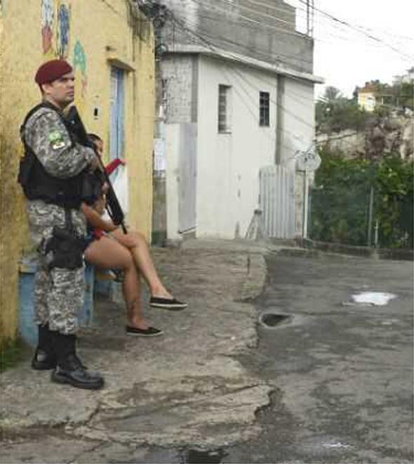 Polícia deflagra operação contra milicianos (Divulgação)