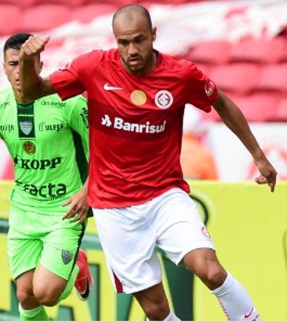 Roger atuando pelo Internacional (Reprodução)