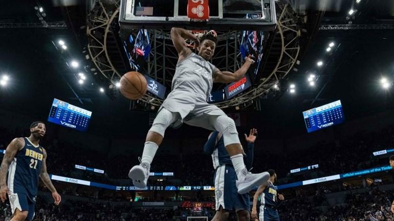 Timberwolves bate Nuggets na prorrogação e volta aos playoffs da NBA após 14 anos (AFP)