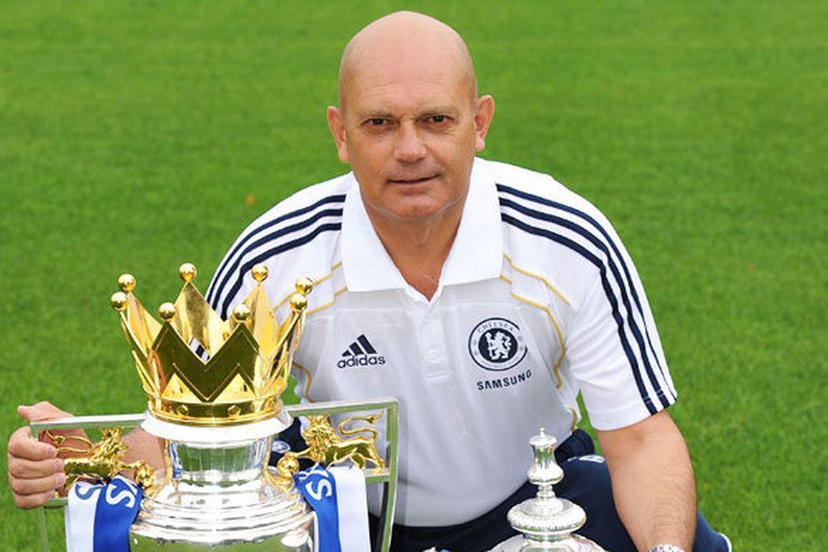 Ray Wilkins faleceu aos 61 anos, após sofrer um ataque do coração (Divulgação)