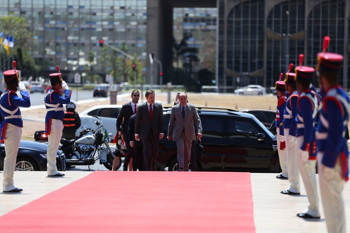 O ministro das Relações Exteriores, Aloysio Nunes Ferreira, recebe o chanceler do Paraguai, Luis Alberto Castiglioni, no Palácio Itamaraty. (José Cruz/Agência Brasil)