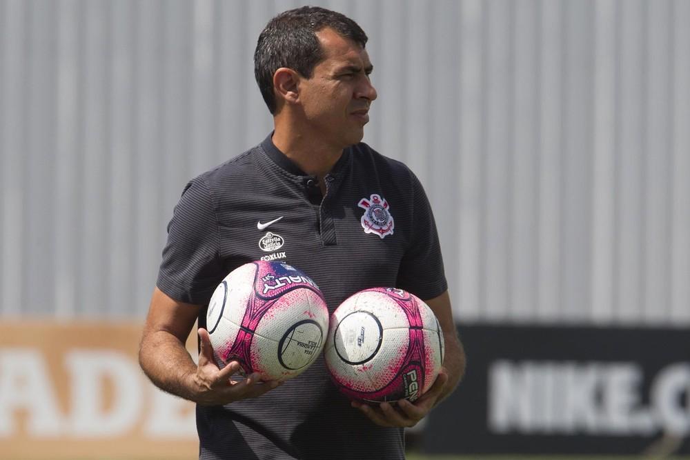 O técnico Fábio Carille decidiu promover quatro mudanças na equipe do Corinthians para encarar o Bragantino ( )