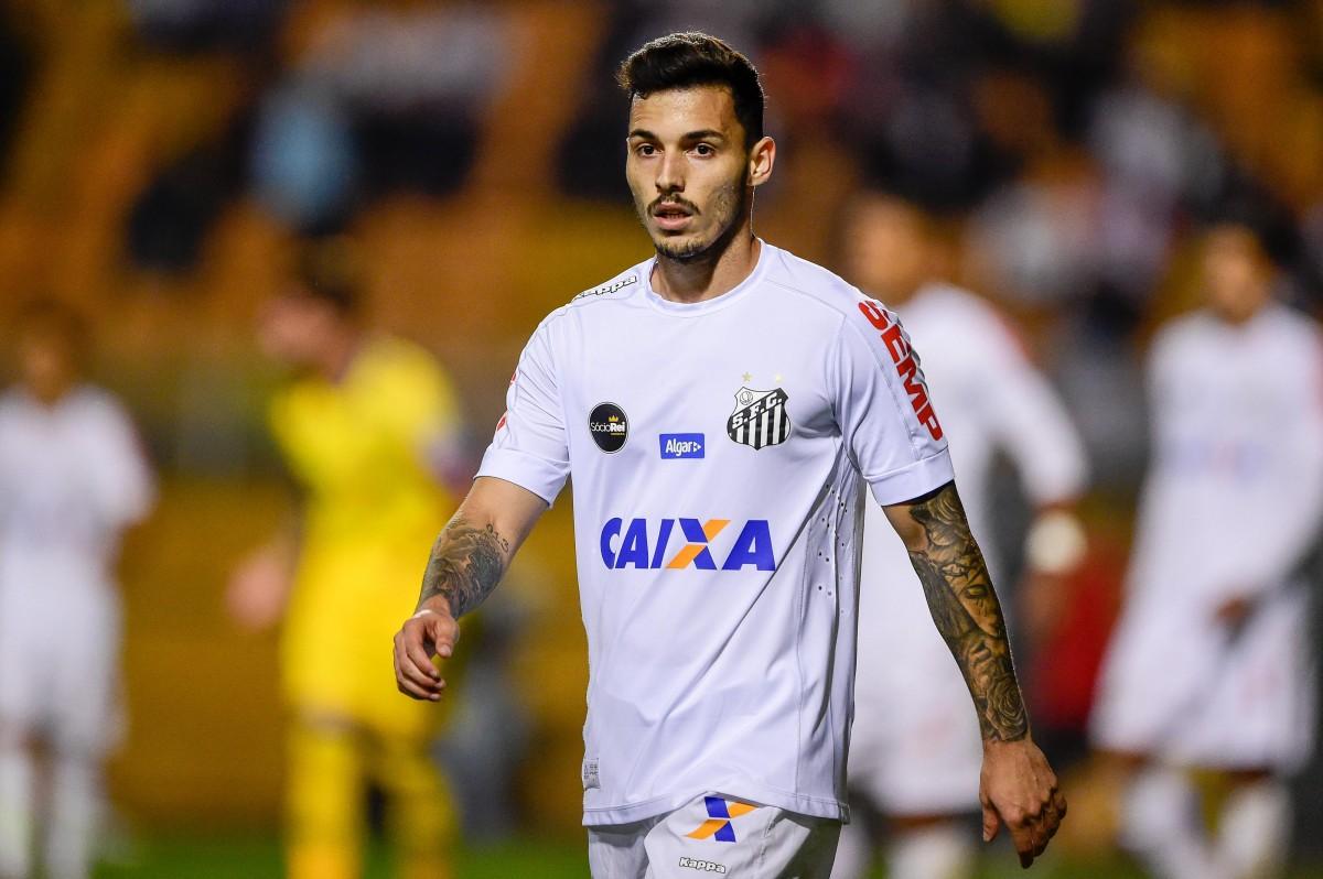 Após uma longa negociação, o Corinthians anunciou nesta sexta-feira que não tem mais interesse na contratação do lateral-esquerdo Zeca, do Santos ( )