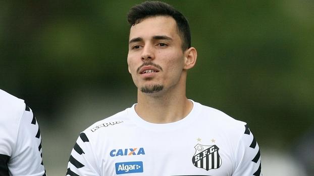 Corinthians dava a contratação do lateral-esquerdo Zeca como certa, mas a negociação pode não acontecer por causa de problemas financeiros e jurídicos ( )
